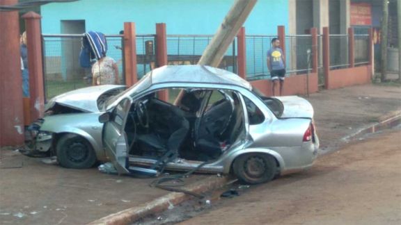 Los jóvenes implicados en el despiste de Iguazú siguen en grave estado Los jóvenes implicados en el despiste de Iguazú siguen en grave estado