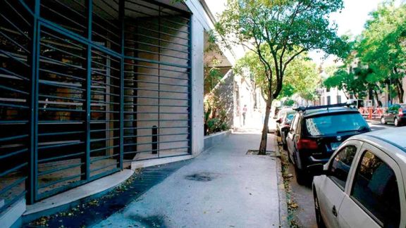 Repudio por ataque con bombas molotov contra sede de Clarín Repudio por ataque con bombas molotov contra sede de Clarín