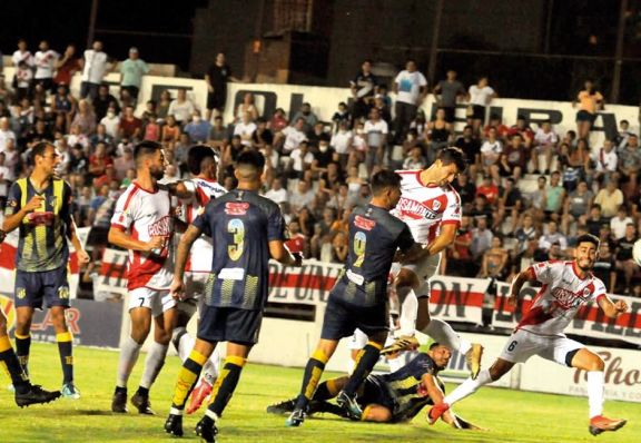 Guaraní y Mitre igualaron 1-1 en el primer clásico misionero en un torneo Nacional