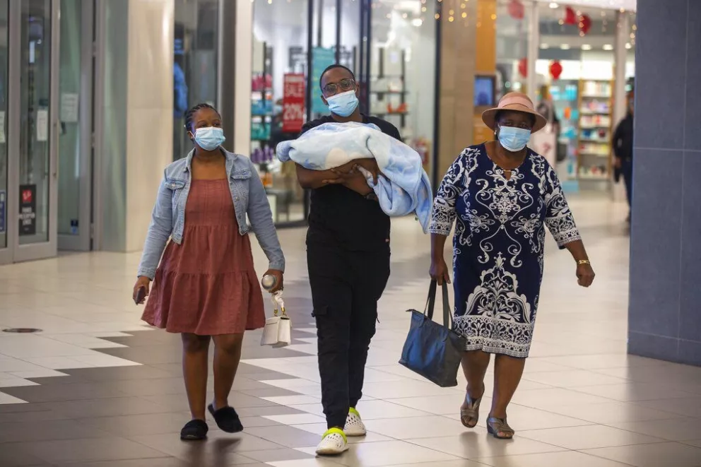 Porqué preocupa a los especialistas la nueva variante sudafricana del coronavirus