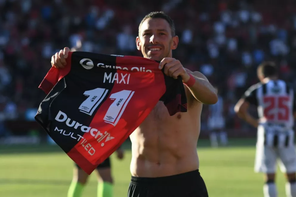 Maxi Rodríguez anunció entre lágrimas que deja el fútbol profesional