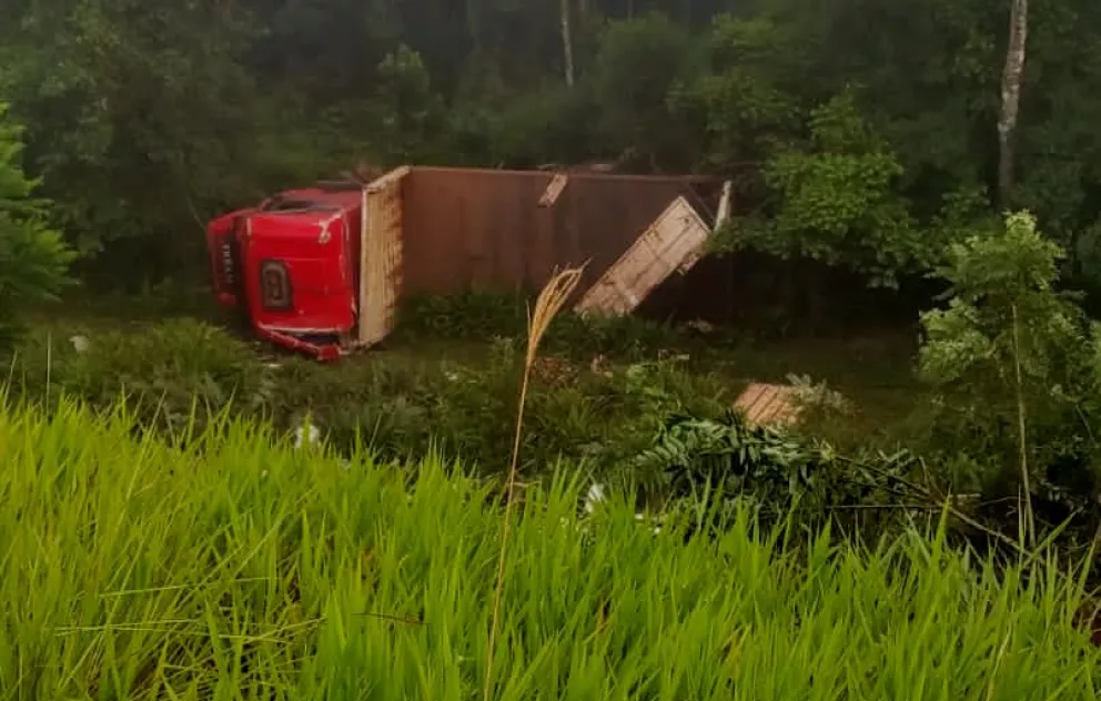 Un camionero falleció al despistar sobre la ruta provincial 13
