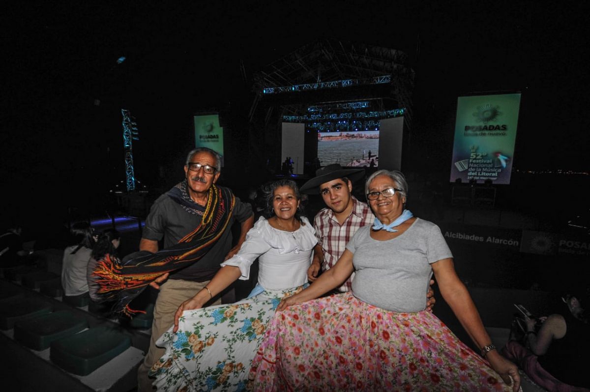Se encendió la primera antorcha de la luna festivalera