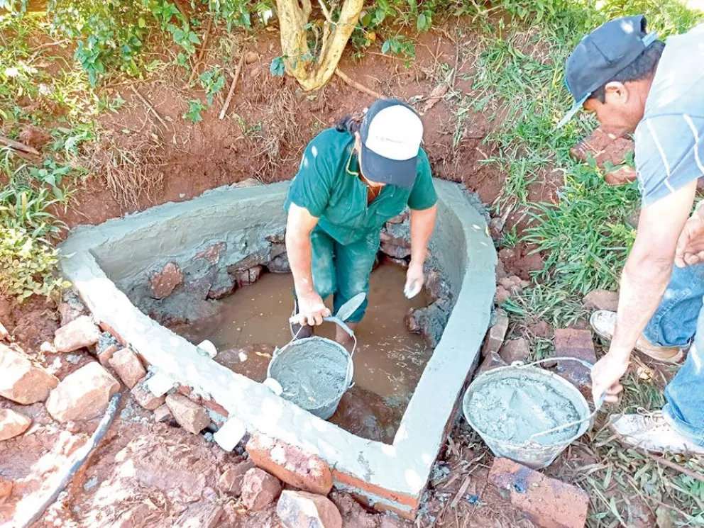 Proteger fuentes de agua, trabajo de Mujeres Rurales