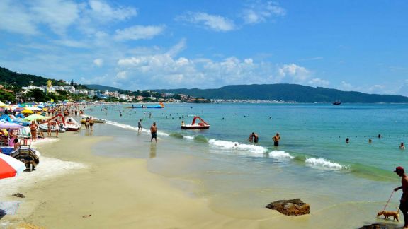 Desde el 3 de enero comenzarán los viajes en ómnibus a las playas de Brasil 