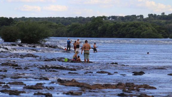 Paseos en kayak y en lancha, una travesía para explorar el río Uruguay