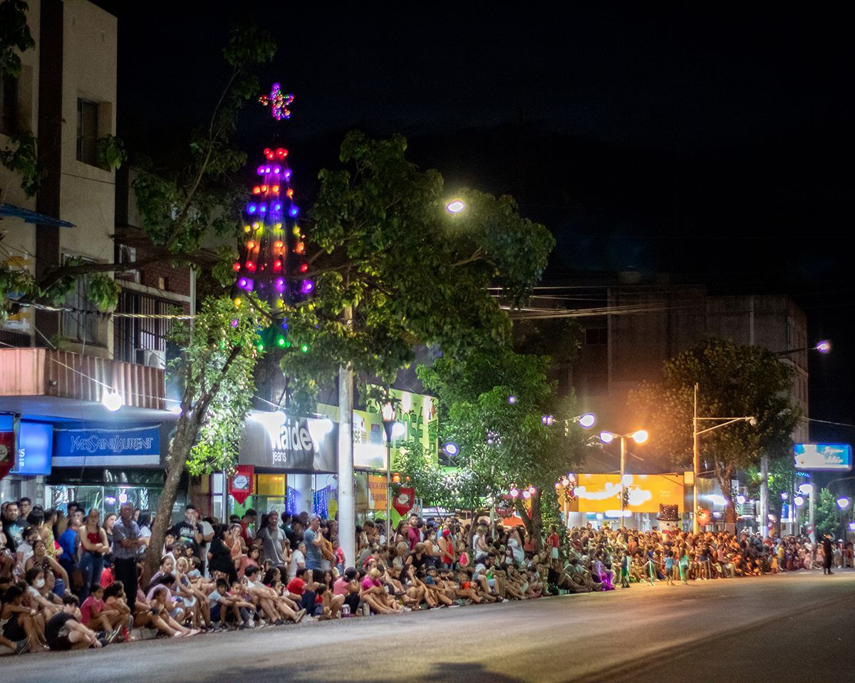 Se realizó con éxito el desfile navideño en Eldorado