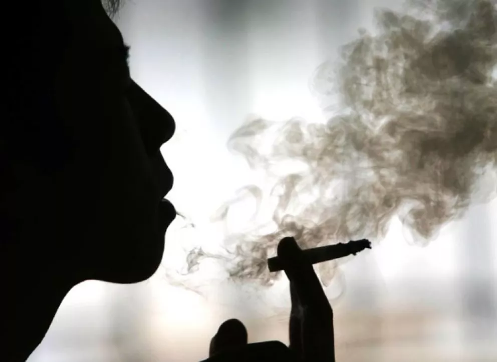El consumo de tabaco a nivel global disminuyó pero "la realidad es muy desigual", según OMS