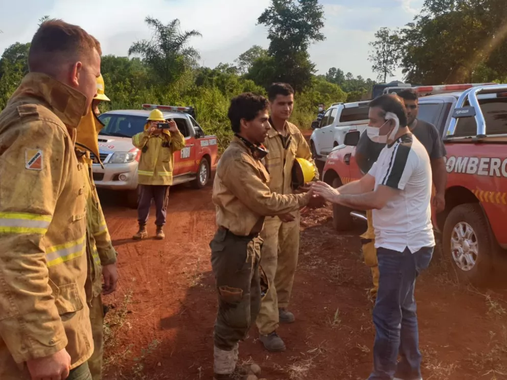 El gobernador viajó a Andresito para coordinar tareas de combate a los incendios forestales
