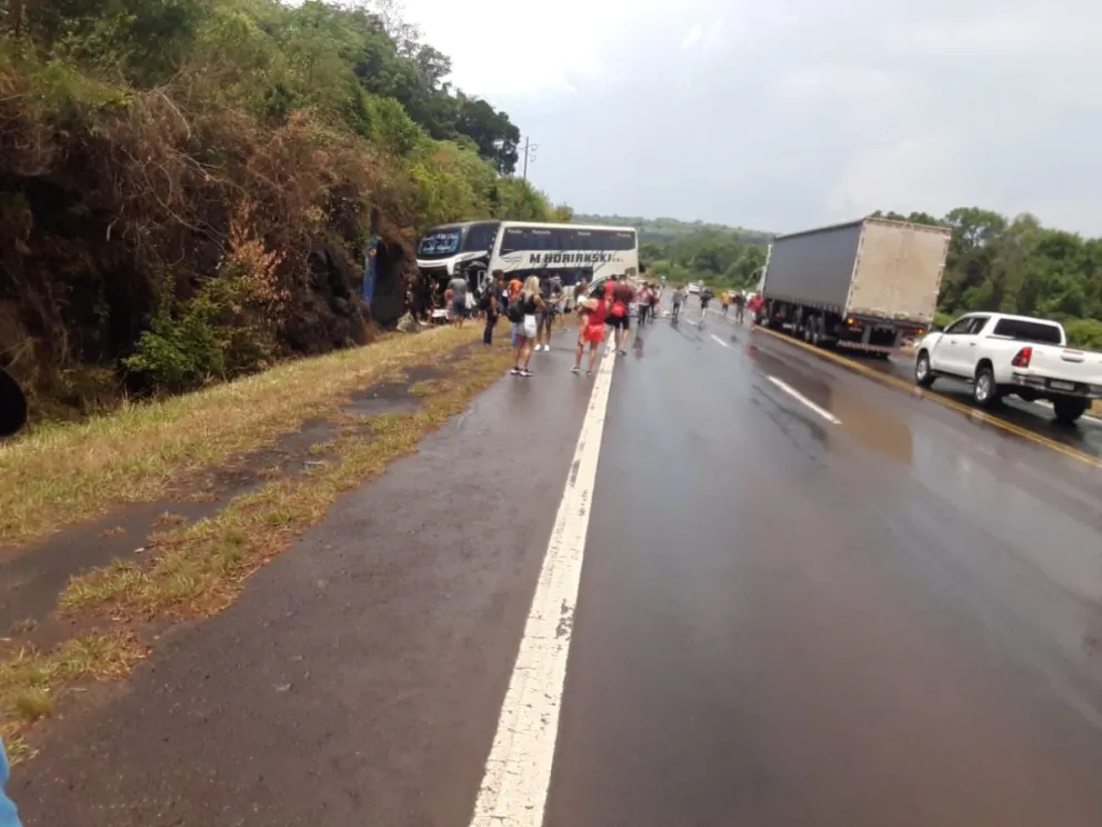 Dieron a conocer la lista de pasajeros, heridos y fallecidos del choque entre colectivo y camioneta
