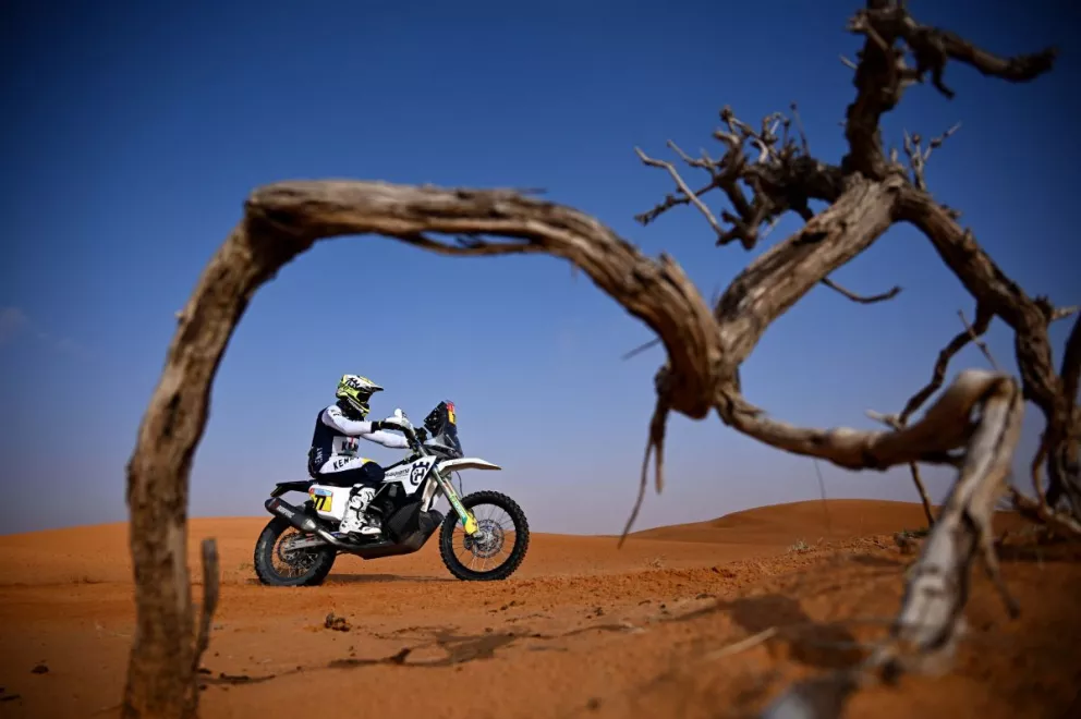 Andújar gana la segunda etapa del Dakar en quads y Benavides se sube al podio en motos