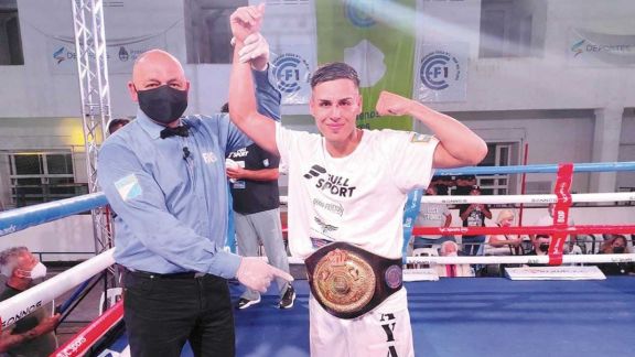 Boxeo: el misionero Cristian Ayala ya es campeón de la AMB