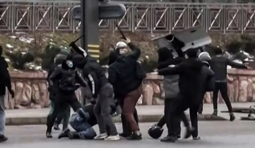 Kazajistán reportó 164 muertos y 5.800 detenidos en los recientes disturbios