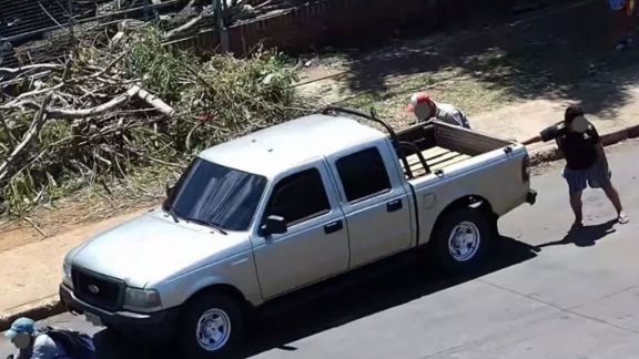 Filmado mientras robaba camioneta: tiene 12 años