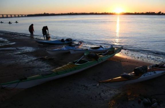 Corrientes: hallaron muerto en el río Paraná a un joven que había desaparecido con su kayak