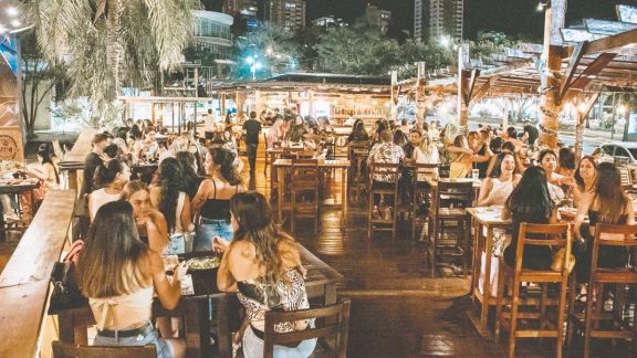 Bares y restaurantes en alza por el derrame económico del turismo