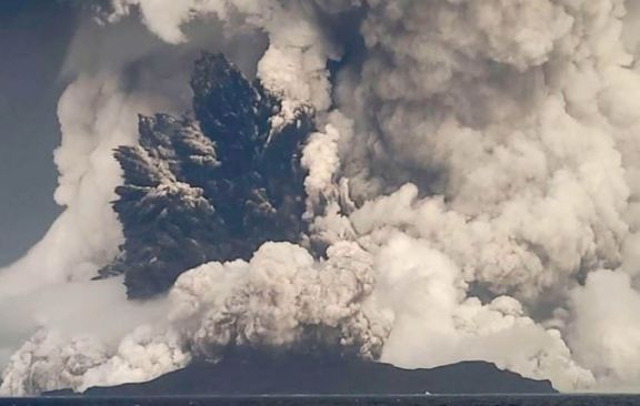 Reportaron "grandes daños" en Tonga tras la erupción del volcán seguido por tsunami