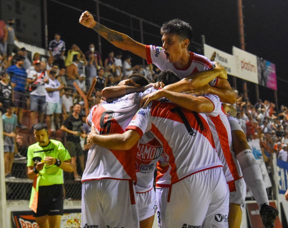 Regional Amateur: Guaraní lo ganó sobre la hora, fue 2 a 1 ante Alianza San Jorge 