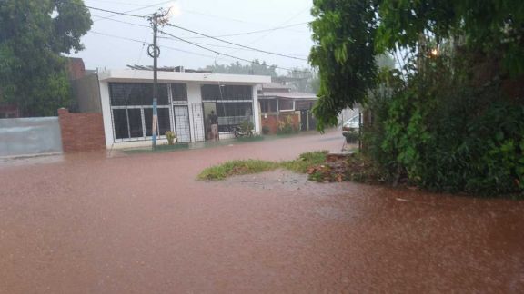 Lluvia torrencial causó inundaciones en Iguazú