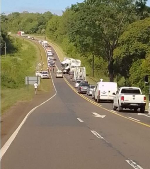 Accidente entre dos camiones en San Ignacio interrumpió el tránsito sobre ruta 12