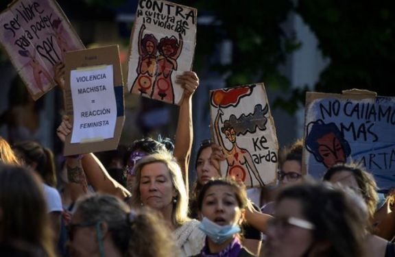 Masivas manifestaciones en Uruguay en protesta por una violación grupal