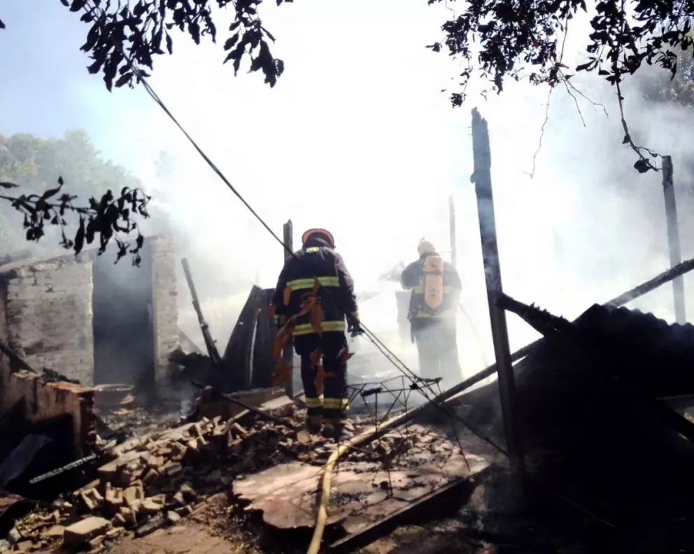 Candelaria: anciano de casi 90 años quedó sin nada tras prenderse fuego su casa 
