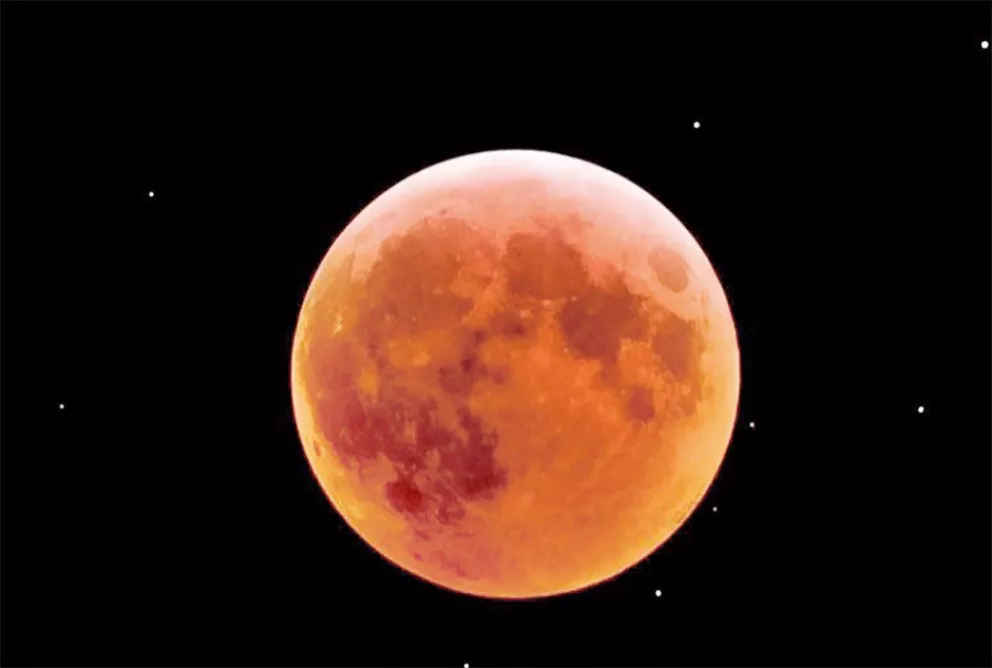 La luna roja
