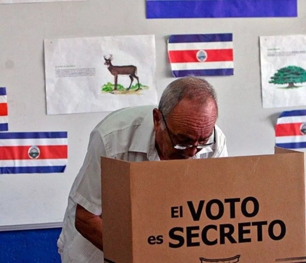Costa Rica elige presidente y renueva su Parlamento 
