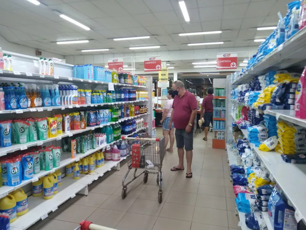 Supermercados retrotraerán los precios de 580 productos a valores del 10 de marzo