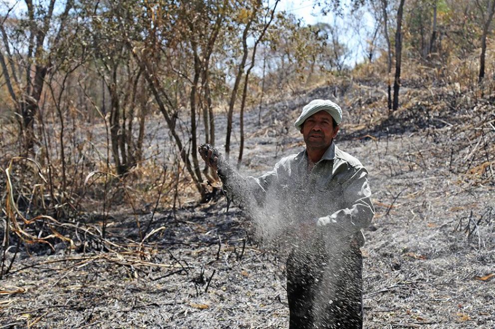 Cerro Corá combate el fuego con la solidaridad de los vecinos
