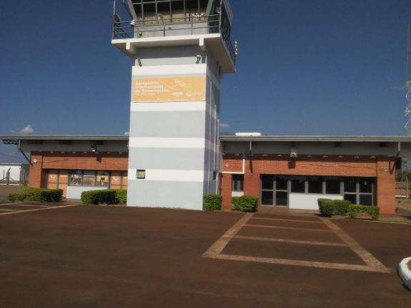 Avanzan gestiones para que el aeropuerto de Encarnación opere vuelos que lleguen a Posadas durante las obras