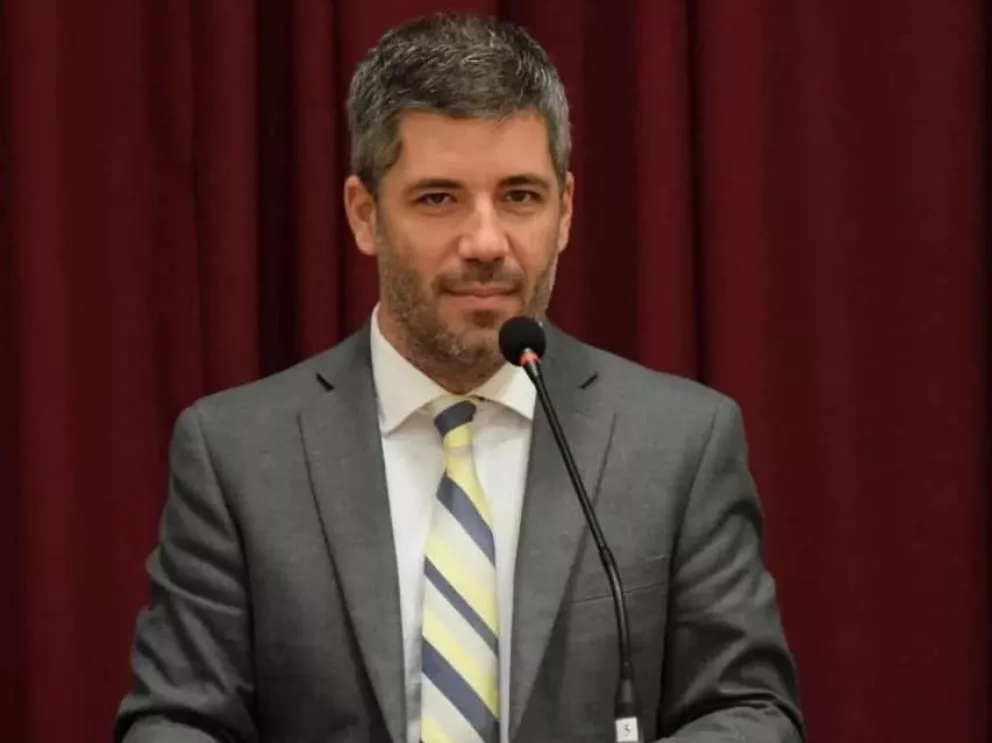 Virasoro: Fernández anunció un aumento salarial del 50% para los municipales