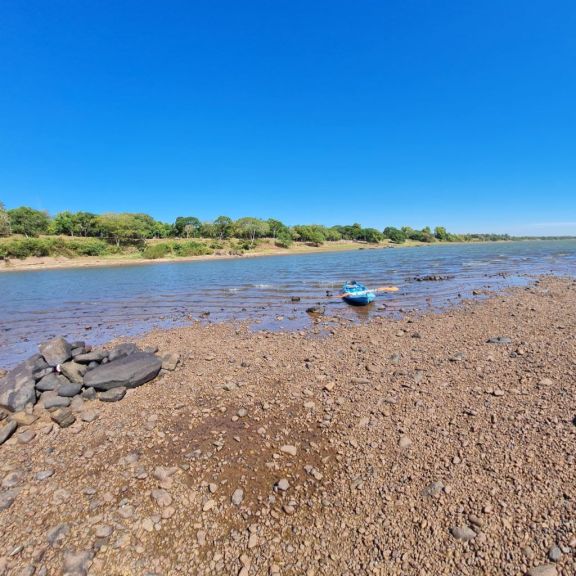 Persiste la bajante del ro Uruguay en Santo Tom
