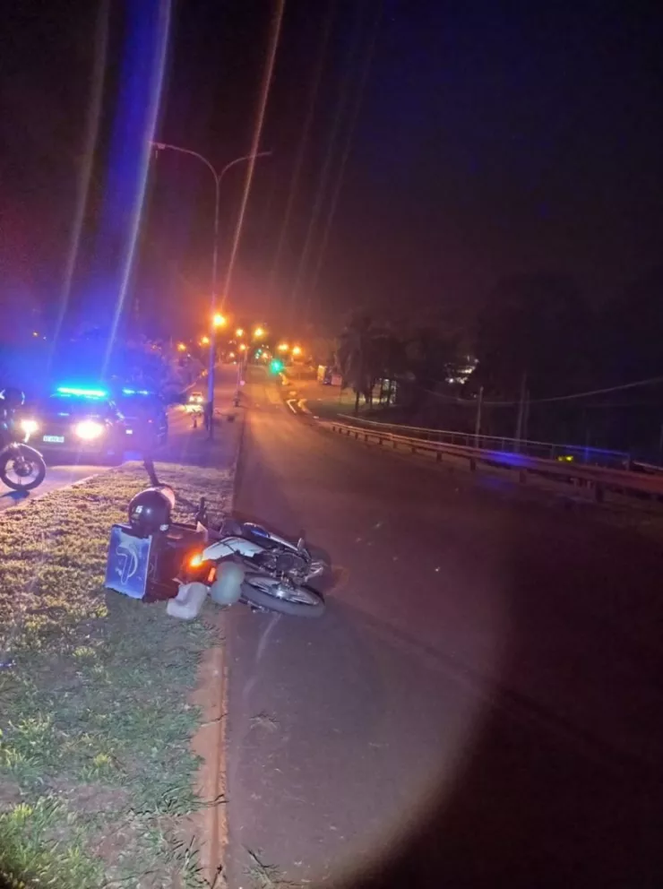Motociclista cayó a la cinta asfáltica y perdió la vida en Oberá