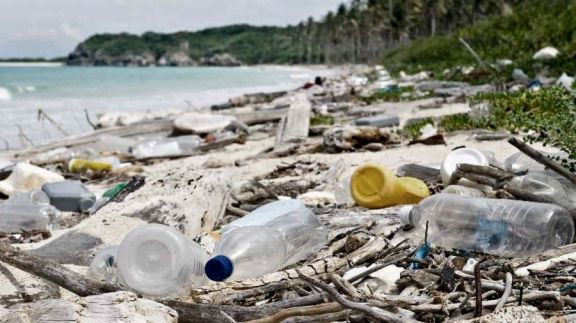 Inundados de plástico: advertencia de científicos y un acuerdo histórico en la ONU