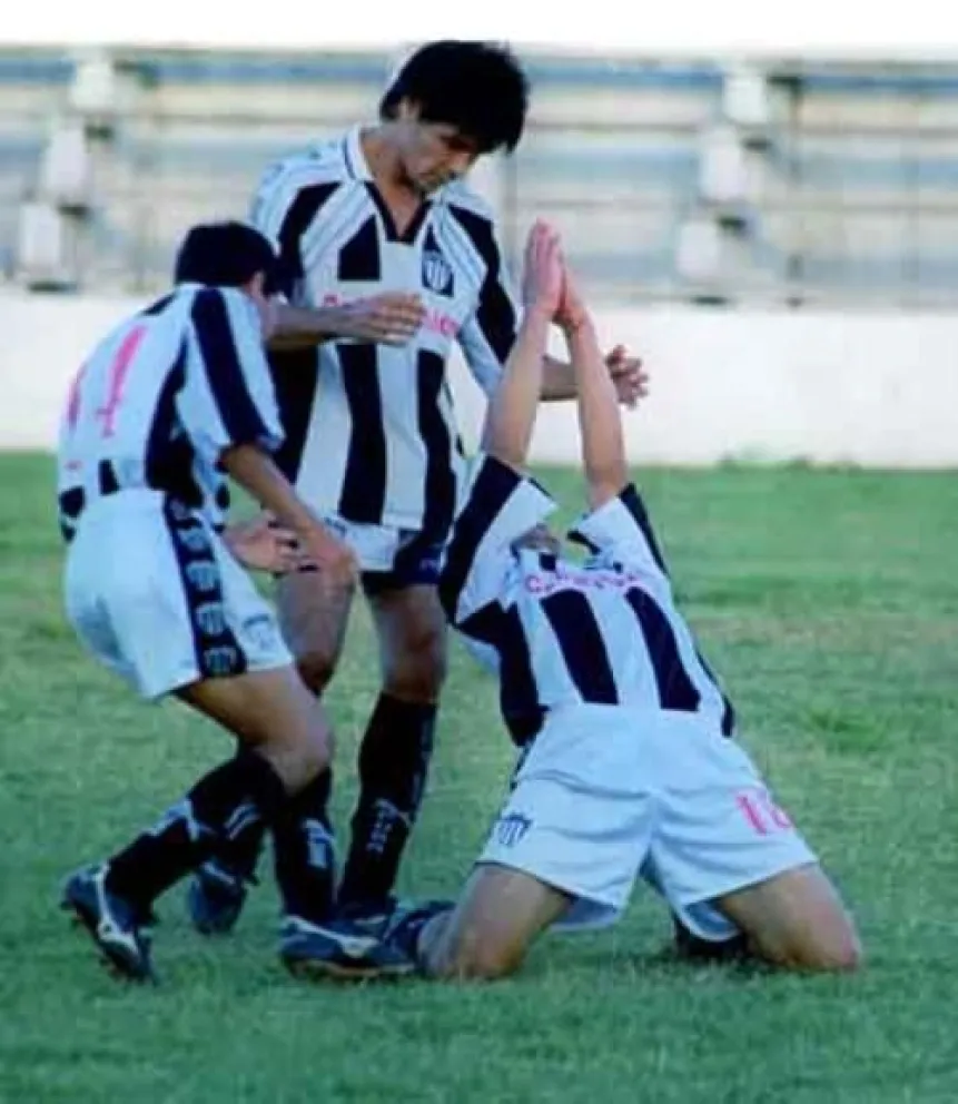 Siempre en alto.