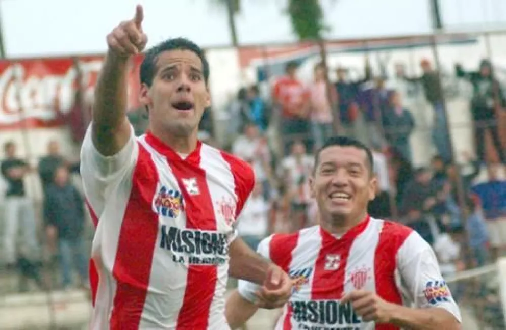Con el gol de Claudio Villalba, Candelaria venció 1-0 a Talleres de Perico y se aseguró un lugar en la zona Campeonato. Ahora va por Sportivo Patria.