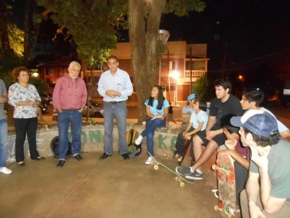 Skaters y vecinos