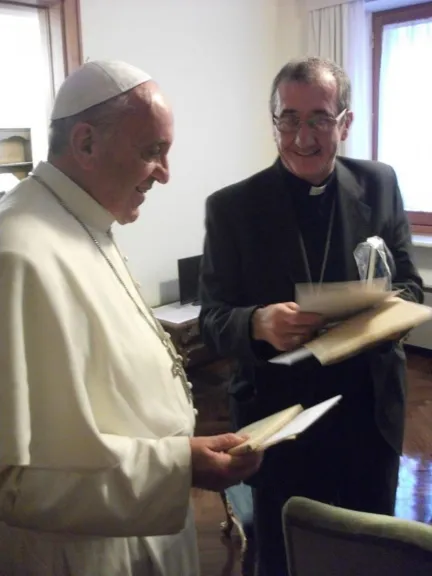 Monseñor Martínez se reunió con el Papa Francisco | El Territorio