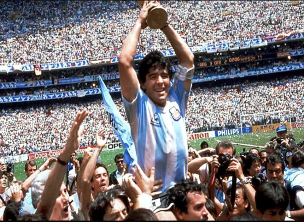 La AFA y otras figuras de la selección despiden a Diego Maradona