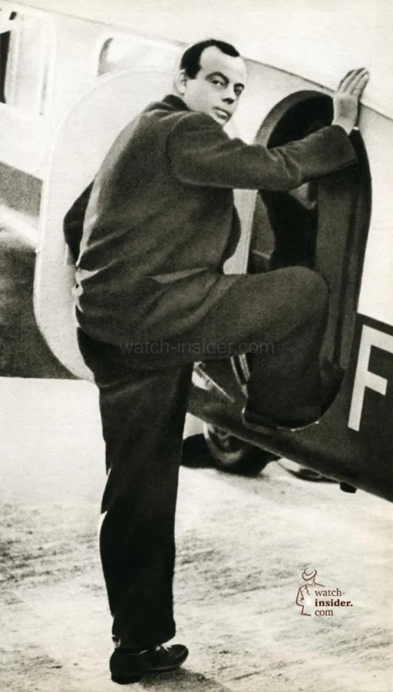 A mediados de 1944, desapreció en su avión.