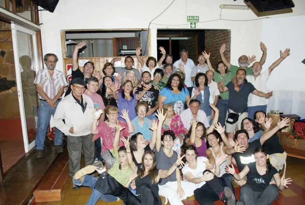 Ponencia, debate, teatro y música.