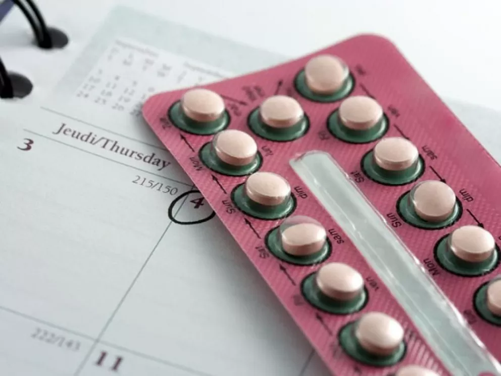Colocan métodos anticonceptivos en Caps