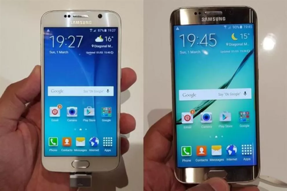 El Galaxy S6 en sus dos versiones: la convencional (izquierda) y la que tiene los bordes curvos.