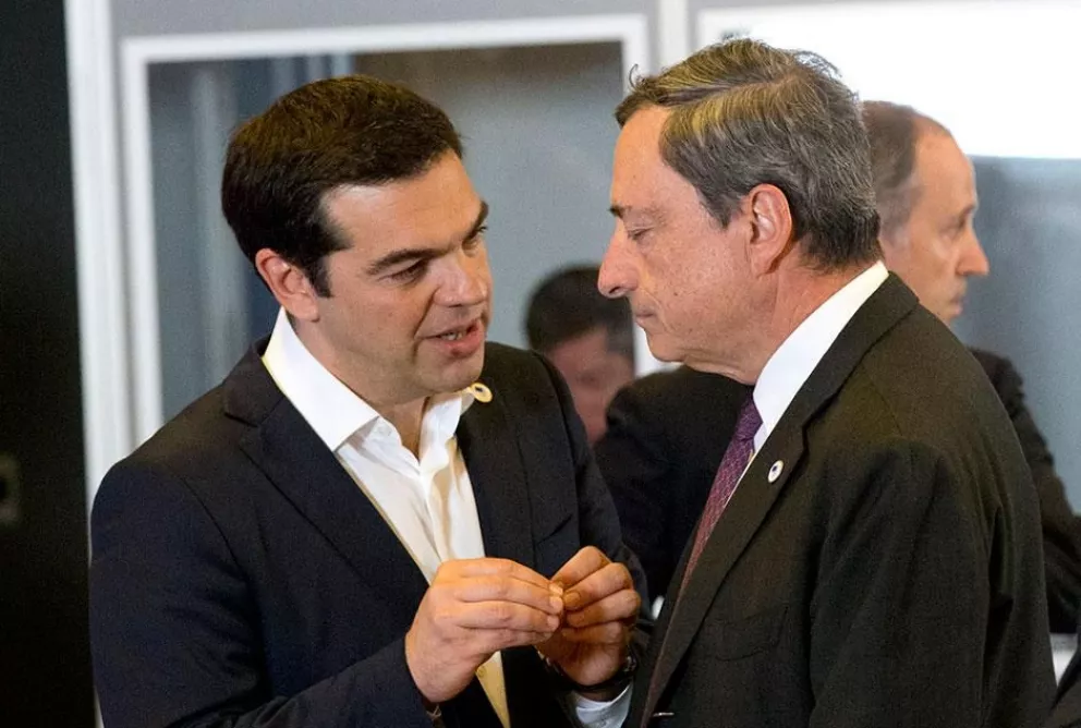 Grecia extiende el corralito mientras siguen las negociaciones contrarreloj