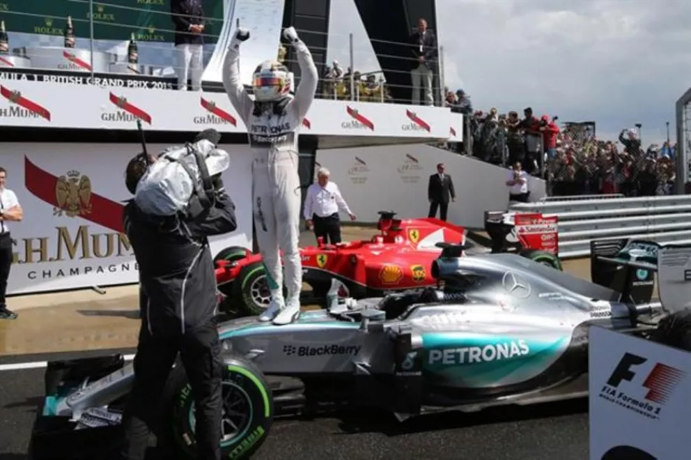 Hamilton festejó en Silverstone y amplió su ventaja en la Fórmula 1