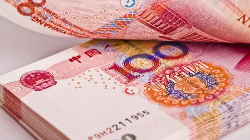 Sube el dólar porque China devaluó su moneda y arrastra al peso