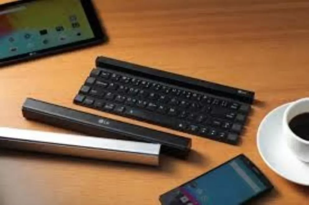 LG lanza un teclado enrollable portátil para tabletas y teléfonos