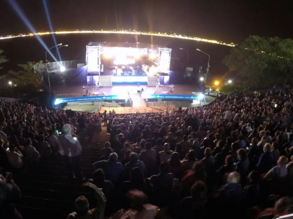 A puro Sapucay cerró el Festival de la Música del Litoral
