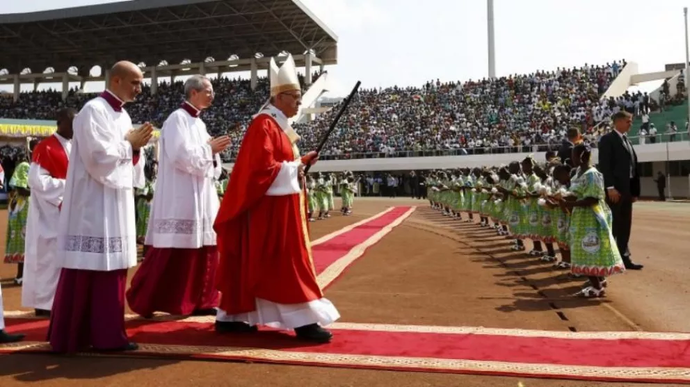 El papa Francisco cerró finalmente su gira más peligrosa por África 